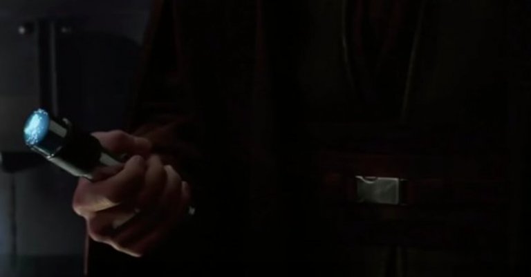 Anakin's first lightsaber gets cut in half on Geonosis