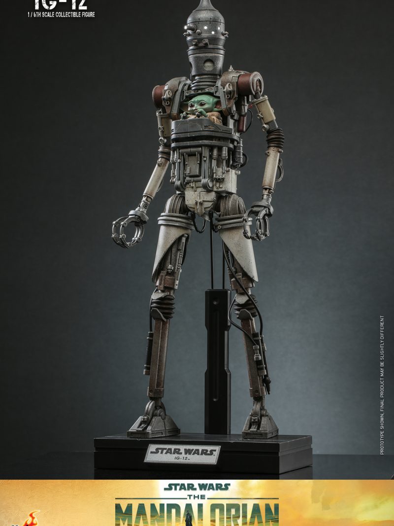 Star Wars IG-12 statue